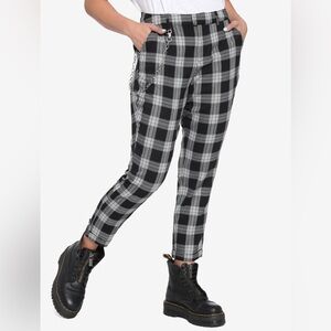 EUC No chain plaid pants
